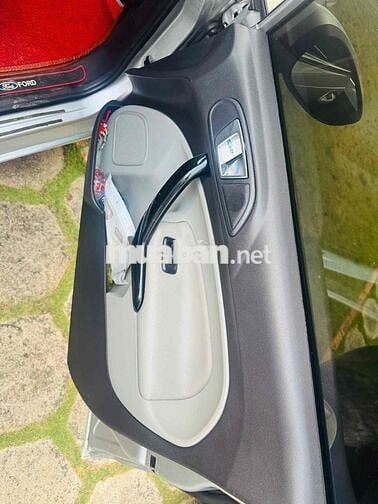 Ford Fiesta Titanium 2015 Tự động Bạc