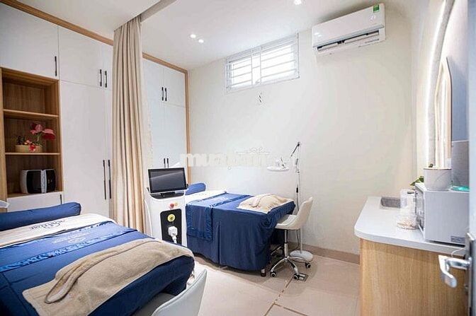Sang Thẩm Mỹ Viện Máy Móc Hiệnn Đại Vào là kinh doanh