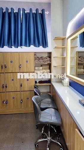 Sang Thẩm Mỹ Viện Máy Móc Hiệnn Đại Vào là kinh doanh