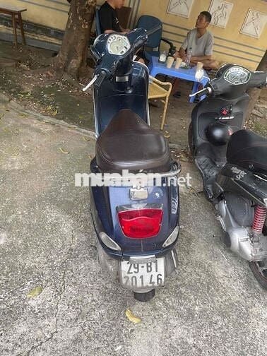 Piaggio Vespa Tự động màu Xanh