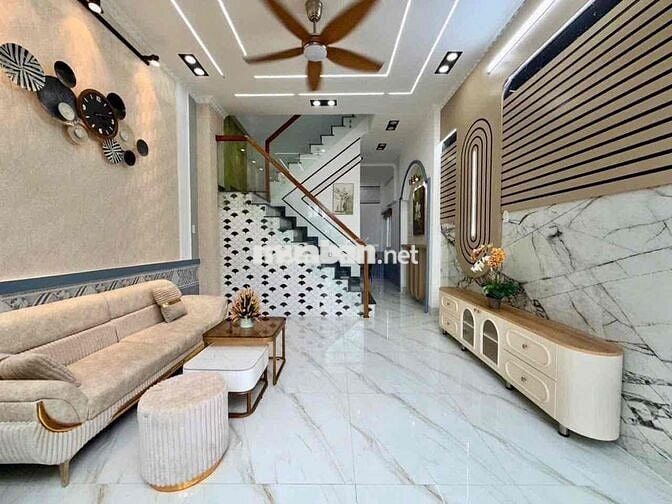 Nhà trệt lầu đẹp 4x10m 2phòng hẻm 387 Trần Nam Phú gần ĐH Y Dược