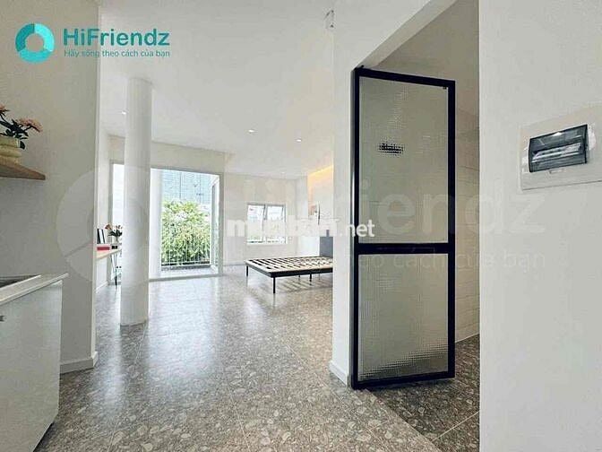 MẶT TIỀN ĐƯỜNG GẦN CẦU THỦ THIÊM Q2, STUDIO CỦA SỔ BANCOL