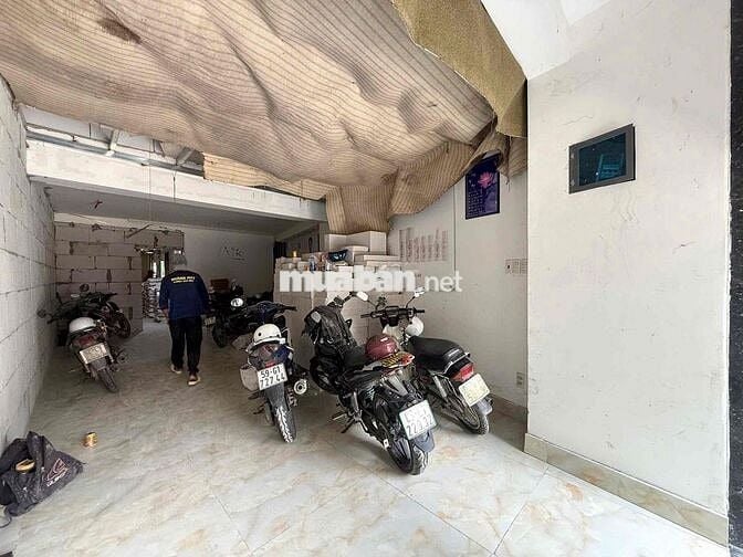 CHO THUÊ MẶT BẰNG + LỬNG NGAY MẶT TIỀN QUẬN 5 PHÙ HỢP CHO SOA