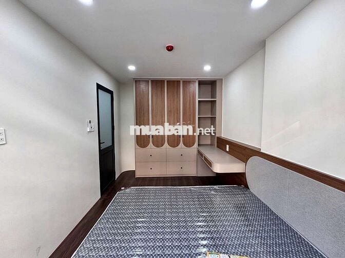 Khai trương tòa nhà căn hộ mới tinh ngay vòng xoay dân chủ
