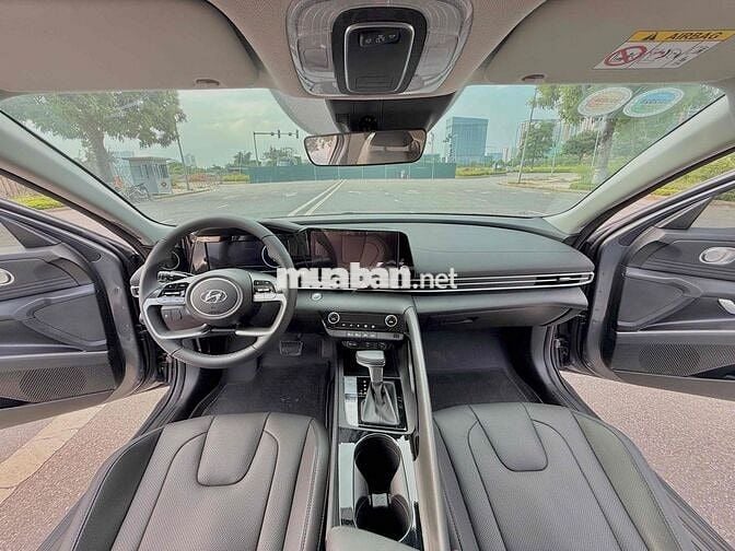 Hyundai Elantra 1.6 Đặc biệt 2024 Xám 8.000 km