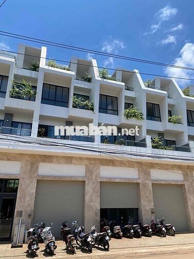Cho thuê Nhà phố Thương mại 5 tầng MT Nguyễn Đình Chiểu