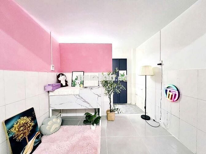 🚨DÃY TRỌ TRỆT TIỆN NGHI GIÁ RẺ - XE DẪN VÔ NHÀ - GÁC CAO 3M - NGAY CHỢ