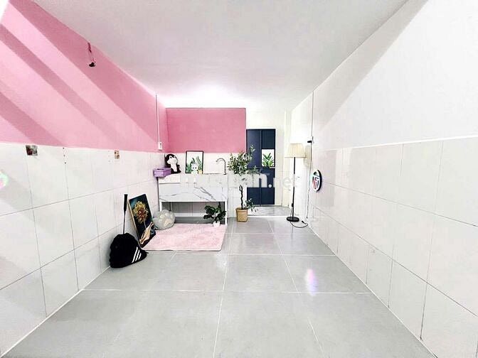 🚨DÃY TRỌ TRỆT TIỆN NGHI GIÁ RẺ - XE DẪN VÔ NHÀ - GÁC CAO 3M - NGAY CHỢ