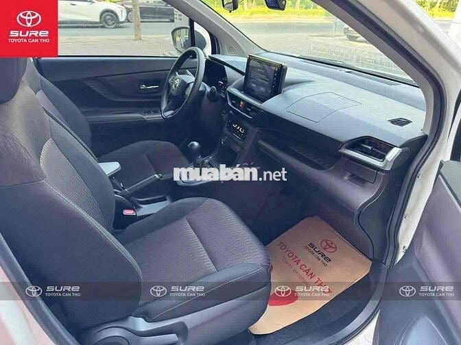 Toyota Avanza Premio 1.5G 2025 Trắng chính hãng