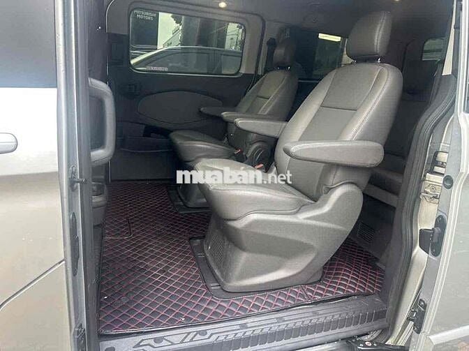 Ford Tourneo Titanium 2019 29.000km Bạc