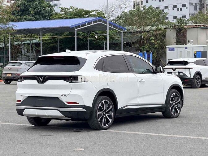 VinFast VF8 SUV Plus điện Trắng 5 chỗ giá
