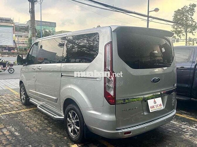 Ford Tourneo Titanium 2019 29.000km Bạc