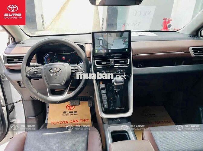 Toyota Innova Cross Hybrid 2024 LƯỚT CHÍNH HÃNG