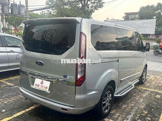 Ford Tourneo Titanium 2019 29.000km Bạc