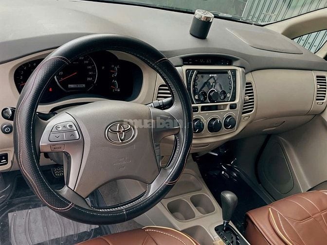 Gia đình bán xe Toyota Innova bản G số tự động SX 2014