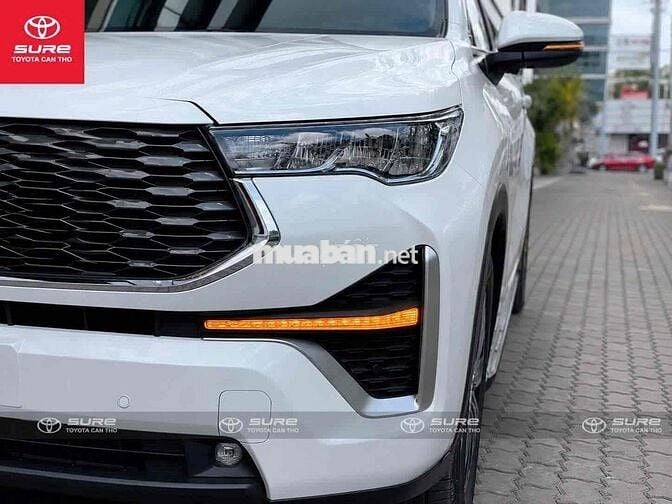 Toyota Innova Cross Hybrid 2024 LƯỚT CHÍNH HÃNG