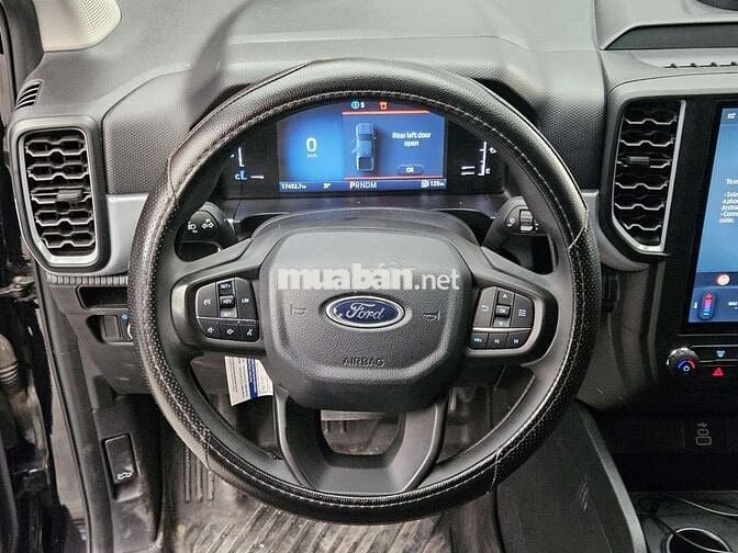 Ford Ranger XLS 2.2AT 2024 Đen 17.000km