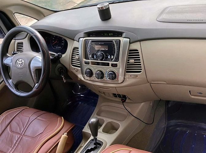 Gia đình bán xe Toyota Innova bản G số tự động SX 2014