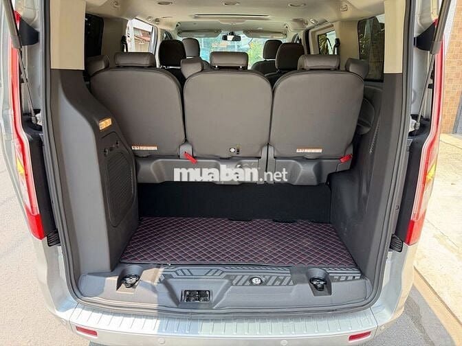 Ford Tourneo Titanium 2019 LƯỚT 29.000km, vay 75%
