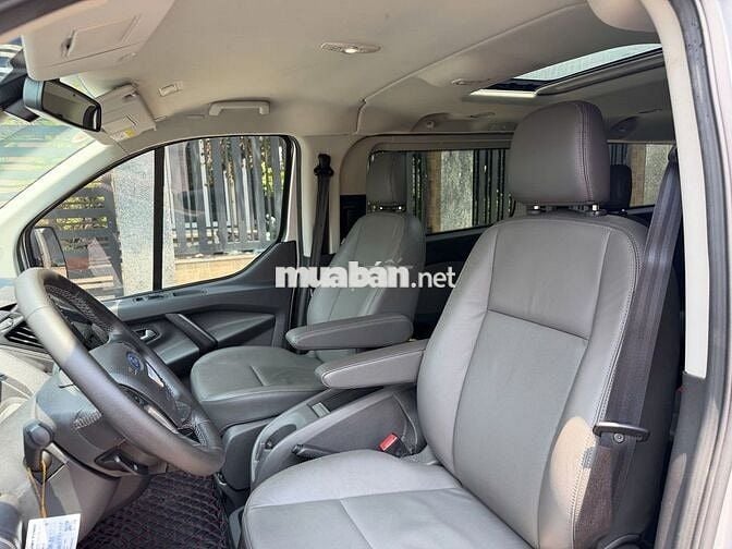 Ford Tourneo Titanium 2019 LƯỚT 29.000km, vay 75%
