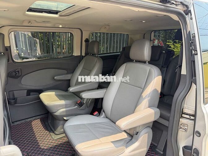 Ford Tourneo Titanium 2019 LƯỚT 29.000km, vay 75%