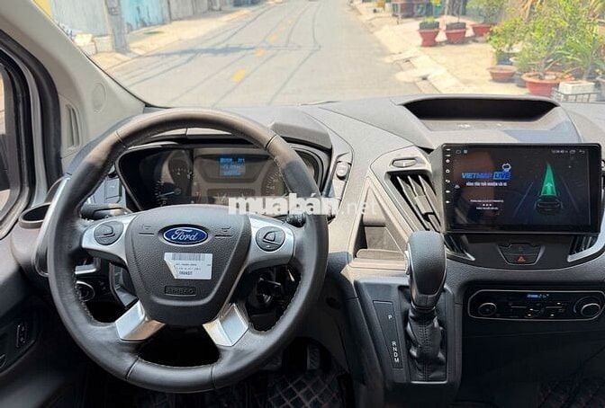 Ford Tourneo Titanium 2019 LƯỚT 29.000km, vay 75%