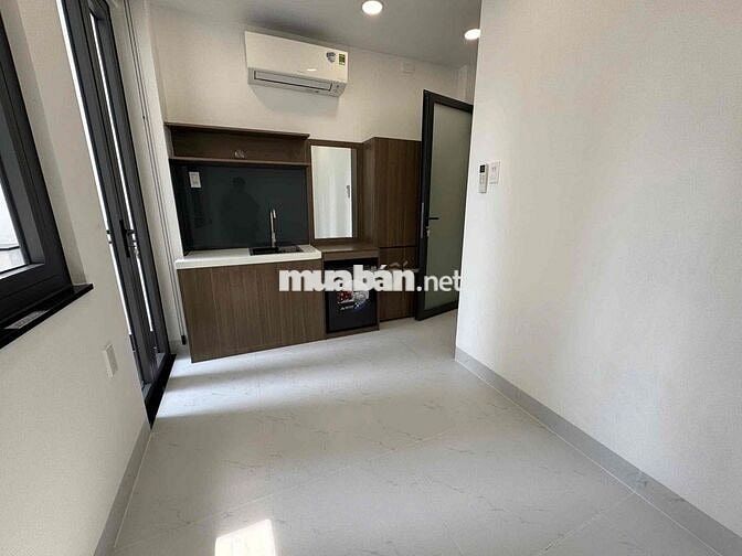khai trương căn hộ mới ban công đầy đủ nội thất ban công Q3 gần PN, Q1