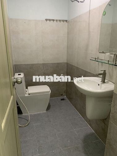 Cho thuê nhà nguyên căn 1 trệt, 1 lầu , 2 phòng ngủ, 2 nhà vệ sinh