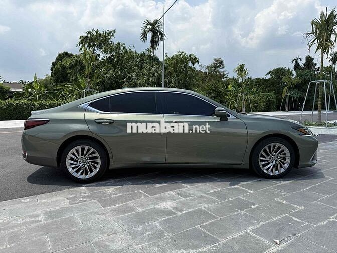 Lexus ES 250 2023 Xám 25.000 km