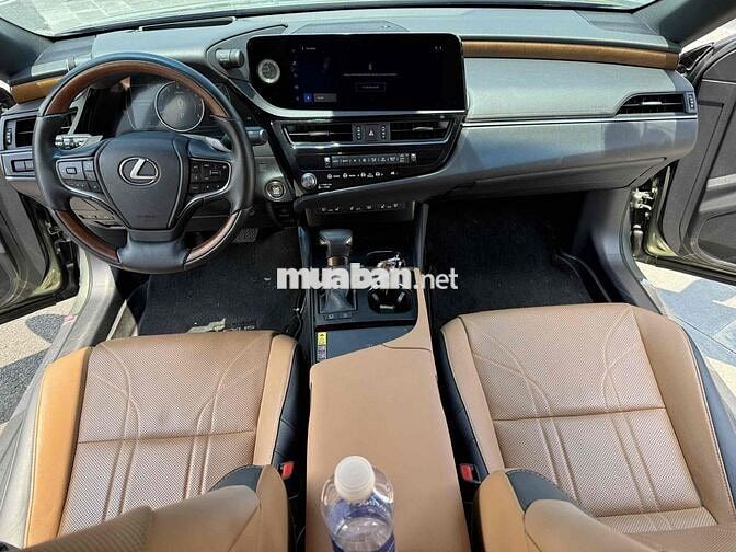 Lexus ES 250 2023 Xám 25.000 km