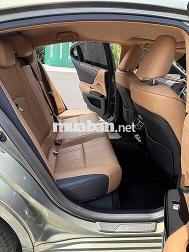 Lexus ES 250 2023 Xám 25.000 km