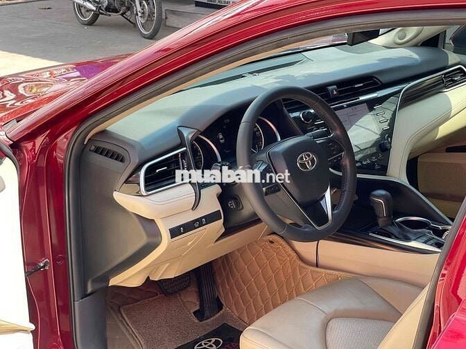 Toyota Camry 2.5Q 2020 Đỏ 49.000KM