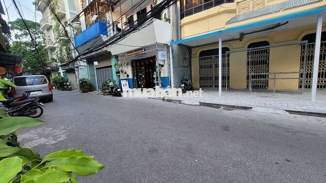 Cho thuê shophouse 45 m² vỉa hè 55 m² tại Ngõ 5 Láng Hạ.