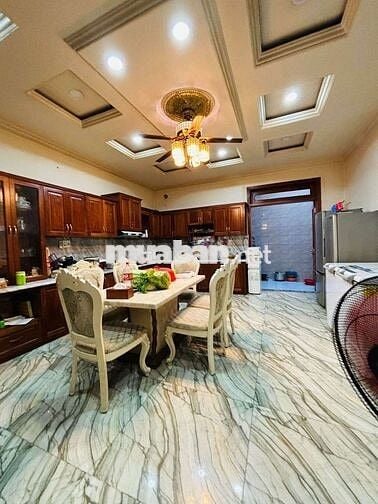 Bán nhà 4 tầng mặt tiền Trịnh Quang Nghị - DT 5x22 - Giá 9.2 tỷ