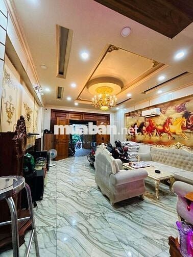 Bán nhà 4 tầng mặt tiền Trịnh Quang Nghị - DT 5x22 - Giá 9.2 tỷ