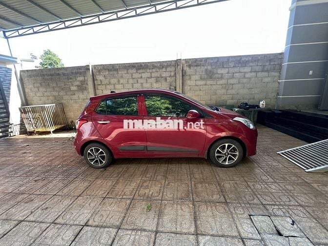 Hyundai Grand i10 Hatchback Đỏ