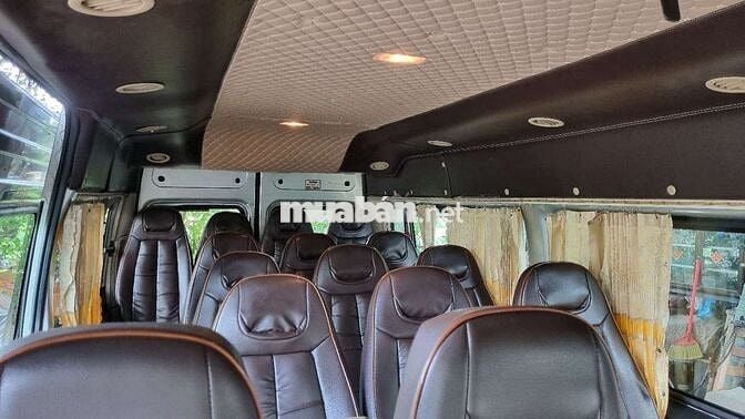 Ford Transit 2015 16 chỗ Sàn Dầu Bạc