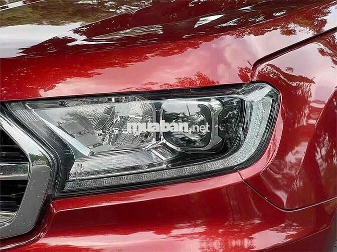 Ford Everest Titanium AT 4x2 2020 Đỏ 83.000 km