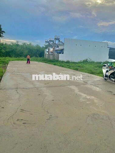 Đất nền gần Chợ, trường học, ủy ban, khu công nghiệp