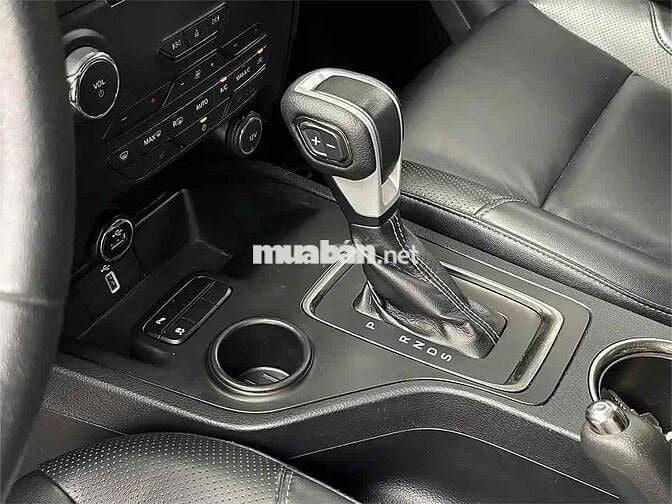 Ford Everest Titanium AT 4x2 2020 Đỏ 83.000 km