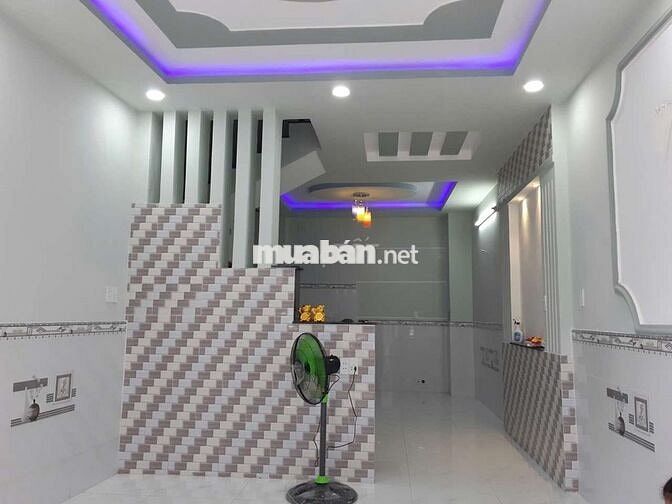 chính chủ bán nhà gần ngã ba mỹ hạnh, long an 
