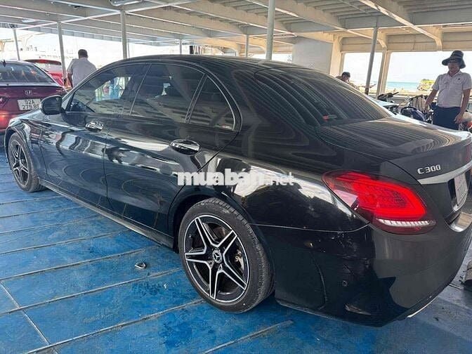Mercedes-Benz C300 AMG 2019 Đen 10.000 km