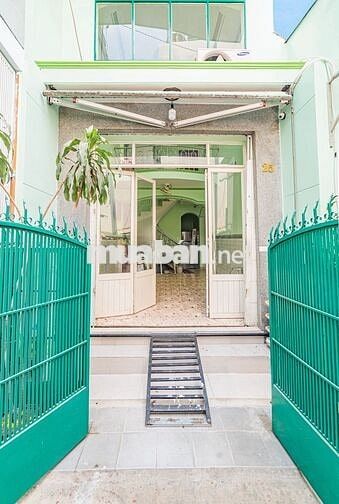 BÁN NHÀ 9 PHÒNG, khuyến mãi nhà kho, gần chợ, gần bờ kè
