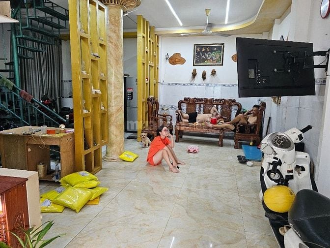 Chính chủ đứng bán nhà đường Khuông Việt 