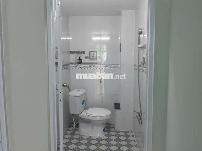 chính chủ bán nhà gần ngã ba mỹ hạnh, long an 