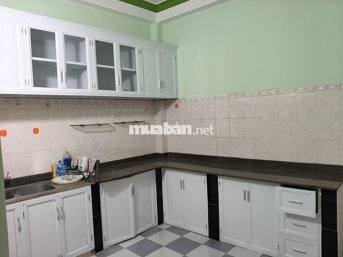 BÁN NHÀ 9 PHÒNG, khuyến mãi nhà kho, gần chợ, gần bờ kè