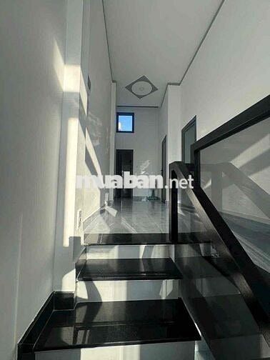 Bán nhà 1 trệt 1 lầu , sổ Hoàn Công DTSD 150m2 , ngay chợ Tân Vạn
