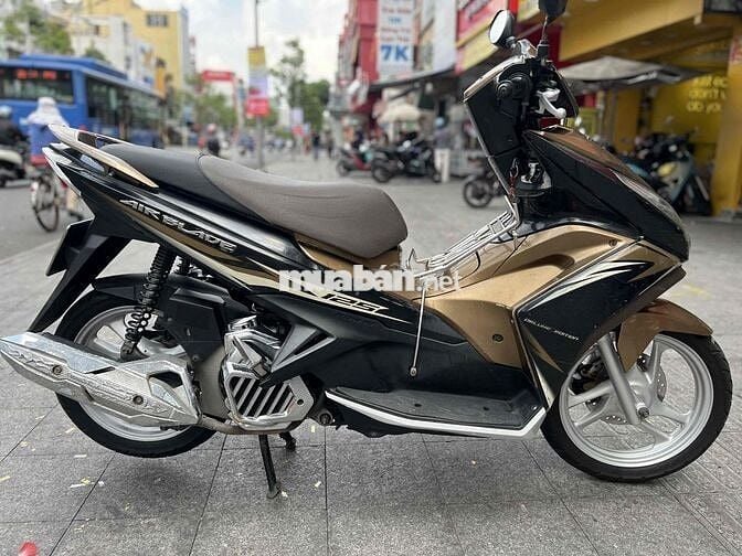 Honda Air Blade 2013 Đen Vàng Đồng Bstp 9 chủ