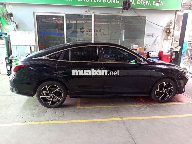 MG MG5 Luxury 2022 Đen 5 chỗ