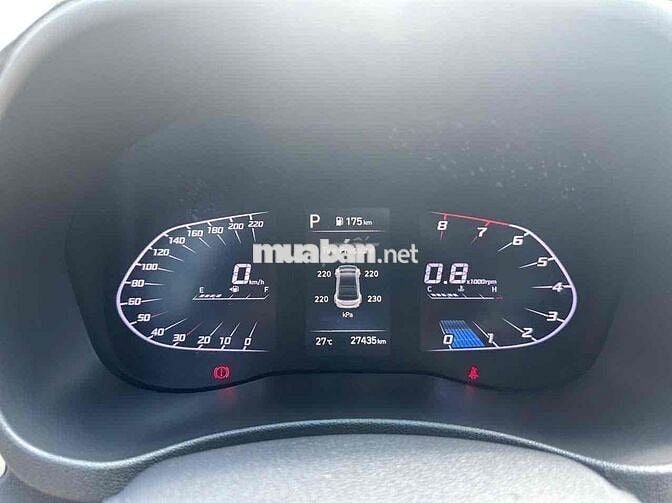 Hyundai Accent Trắng 27435 km